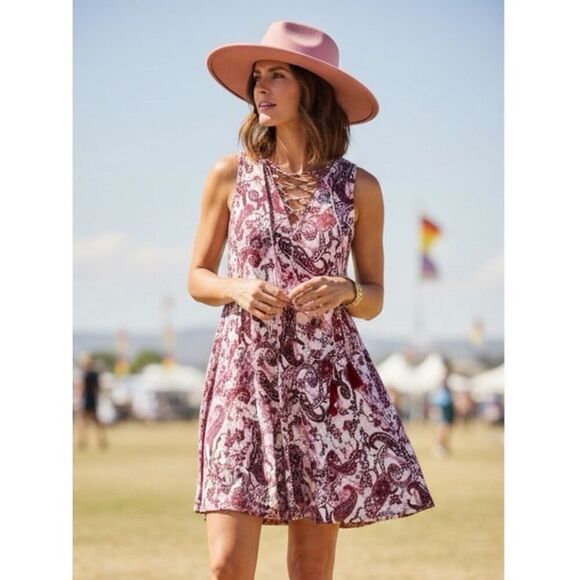 Brigitte Bailey Dresses & Skirts - Sleeveless Burgundy Paisley V Neck A-line Mini Dress M NWT